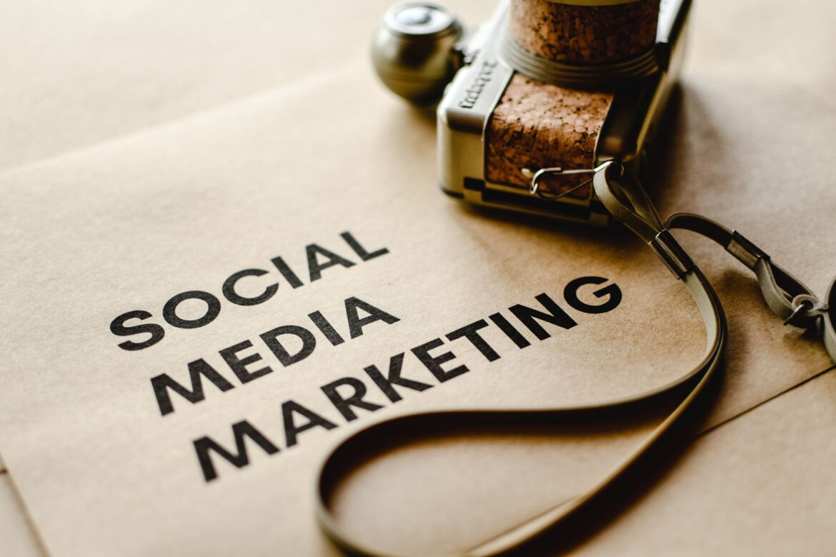 Digital marketing poradnik: kompletny plan promocji firmy w sieci - ilustracja artykulu