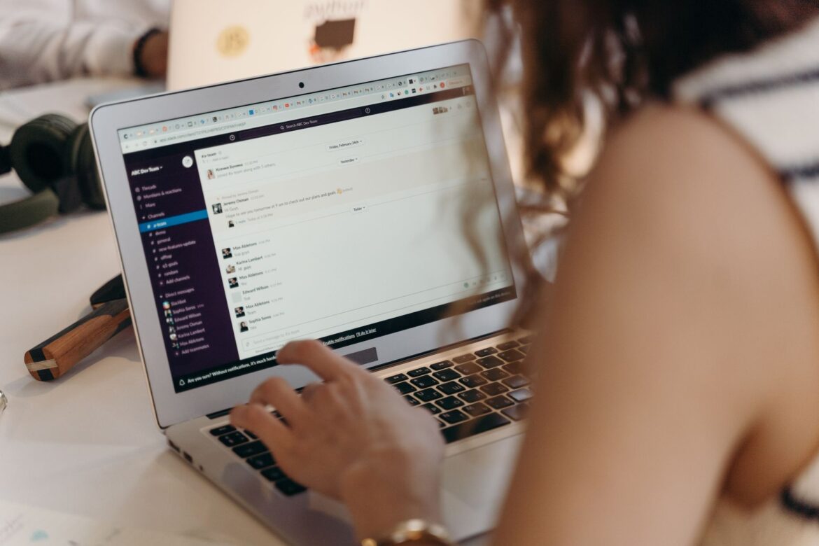 Email marketing kampania: kompletny przewodnik po planowaniu, wysyłce i optymalizacji - ilustracja artykulu